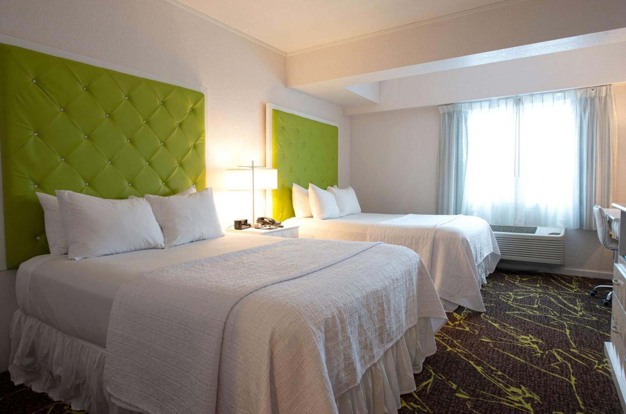 The Roslyn, Tapestry Collection By Hilton Hotell Exteriör bild