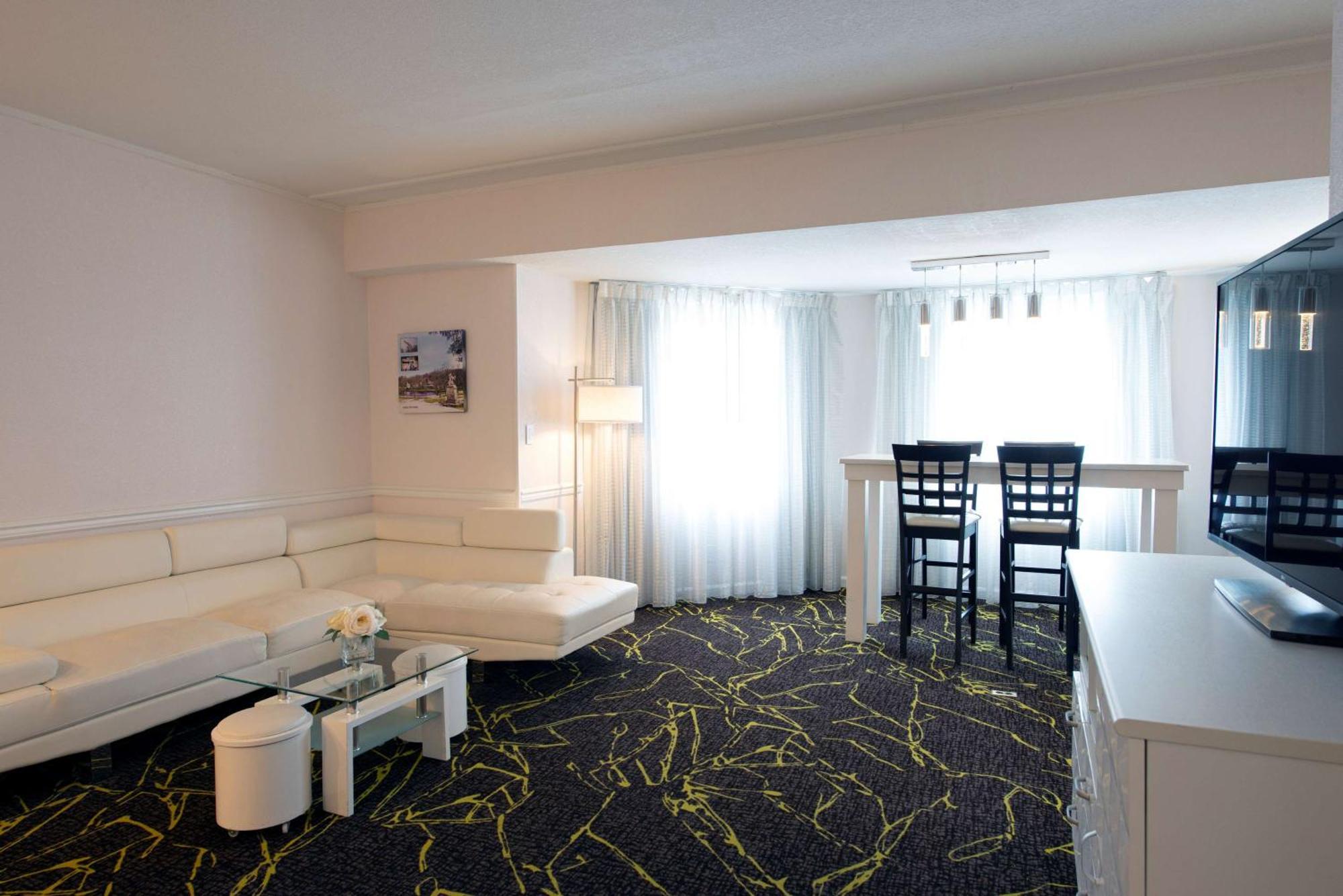 The Roslyn, Tapestry Collection By Hilton Hotell Exteriör bild